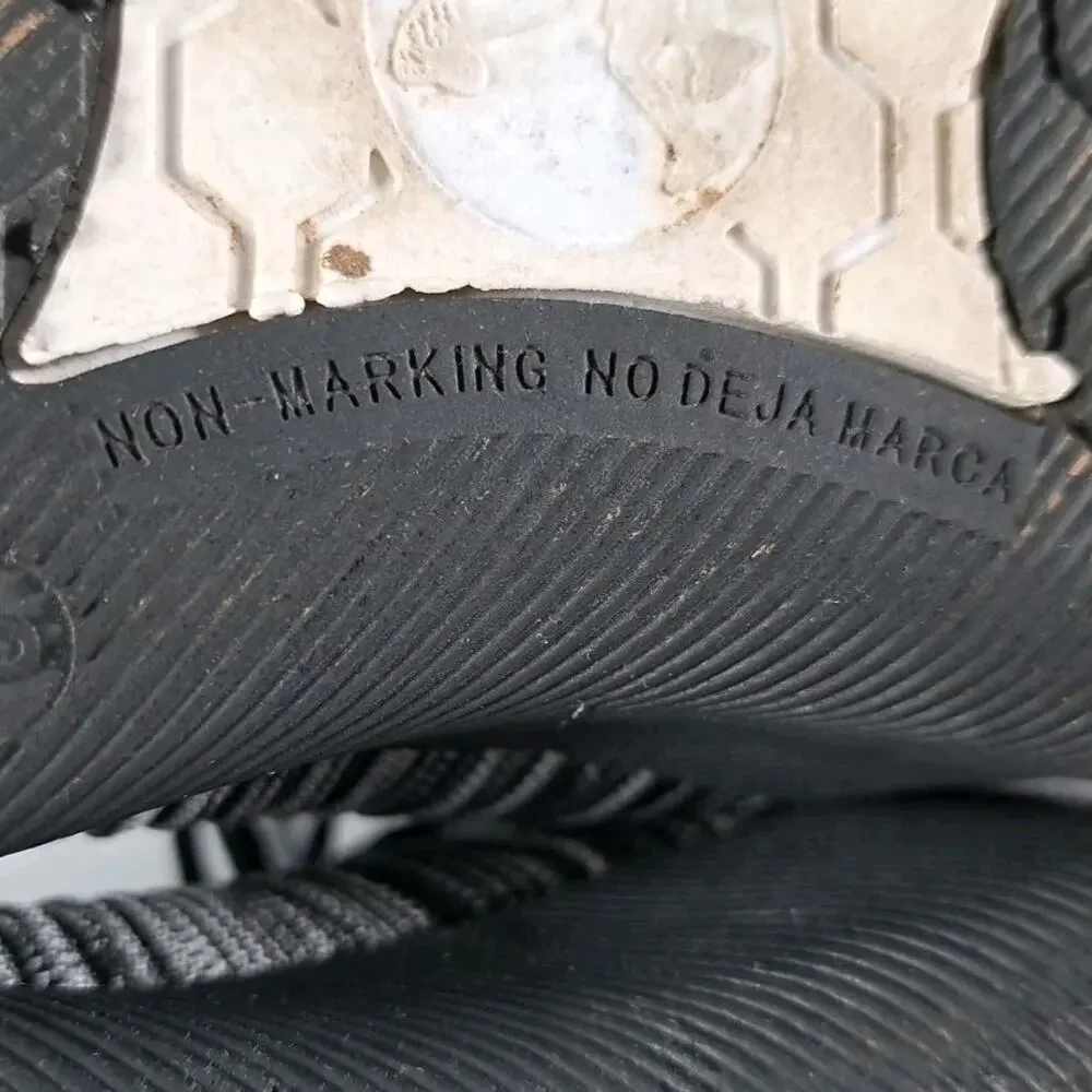Shaq Dunkman Basketball Shoes Black White Knit High Top Boys 6 Non Marking Soles